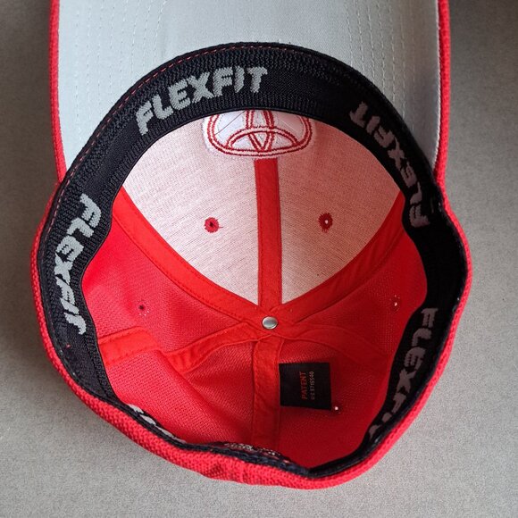 Toyota Logo USED Hat (Flexfit, Red, Promo, Automobiles) - Picture 8 of 9